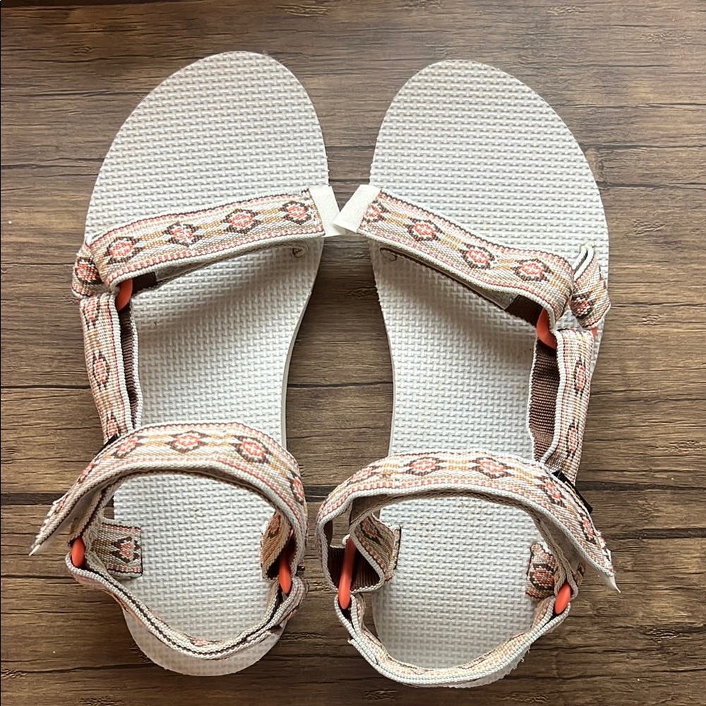 Teva sandals, Original Universal in Monterey, size 8 like new